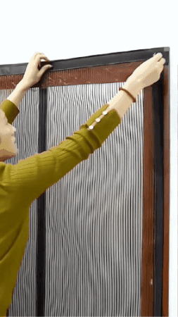 Detalle cortina mosquitera magn&eacute;tica